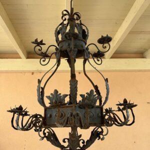 Lampadario in Ferro Battuto