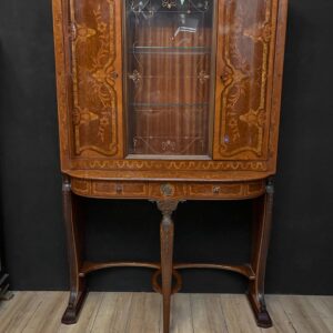 Vetrina in Legno Intarsiato – Stile Liberty