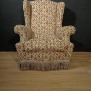 Poltrona Classica Imbottita con Frange