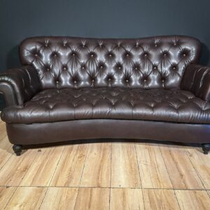 Divano Chesterfield inglese in pelle primo ’900