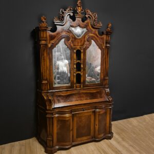 Antico Trumeau