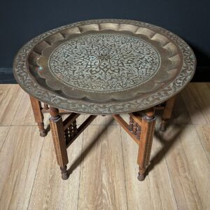 Tavolino di gusto Arabico