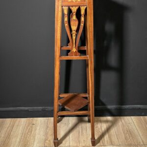 Antica Colonna in Legno