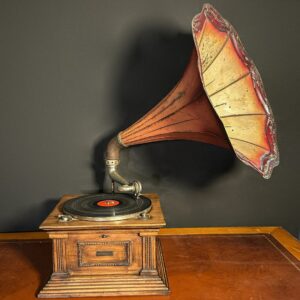 Grammofono " Voce del Padrone "