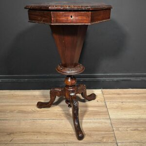 Antico Tavolino da Cucito