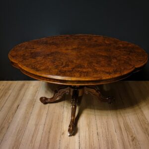 Antico Tavolo Vittoriano