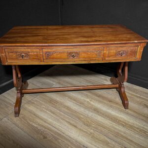 Scrivania Vittoriana