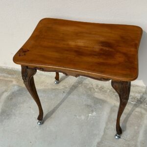 Antico Tavolinetto da Salotto in Legno con Gambe Mosse