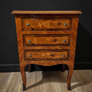 Louis XV chest of drawers