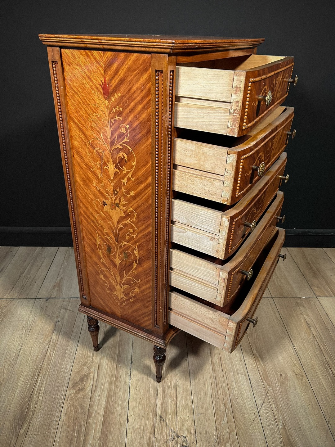 cassettiera intarsiata - immagine 2