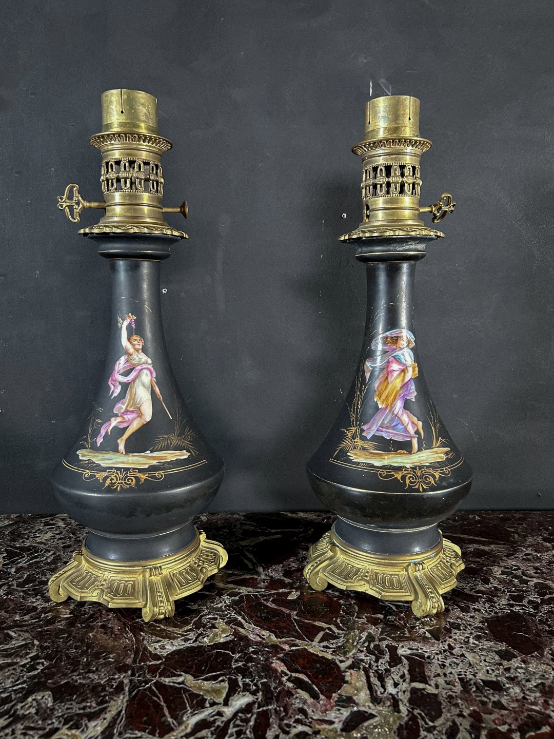 Coppia di Lampade a Petrolio