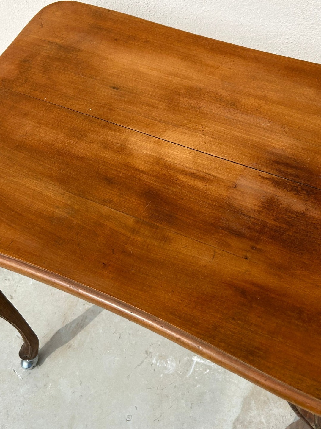 Antico Tavolinetto da Salotto in Legno con Gambe Mosse - immagine 6