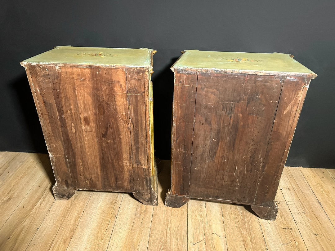 Antica Coppia di Comodini Napoletani - immagine 9