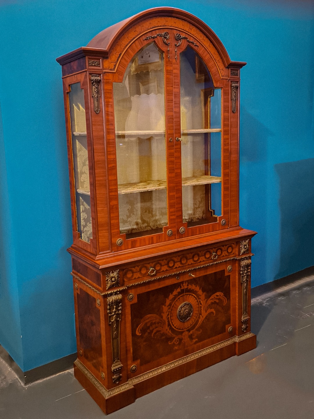 Vitrine Charles X