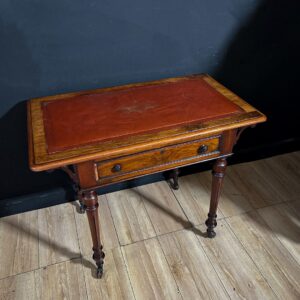 Mesa de centro de caoba