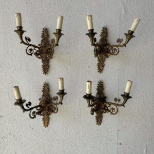 Ensemble de 4 appliques murales anciennes