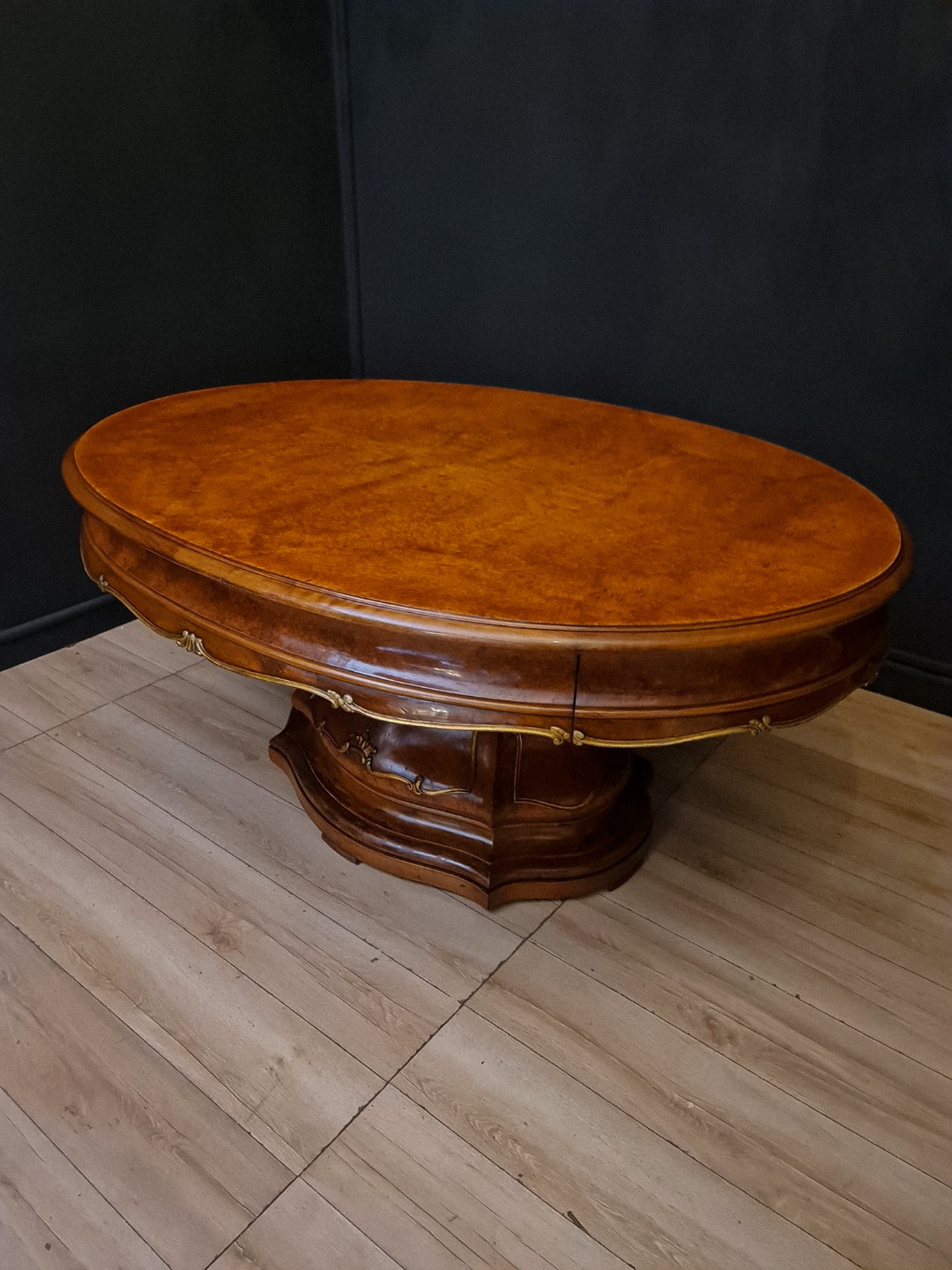 Mesa barroca extensible