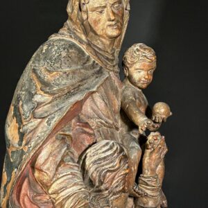 Escultura de madera que representa a Santa Ana