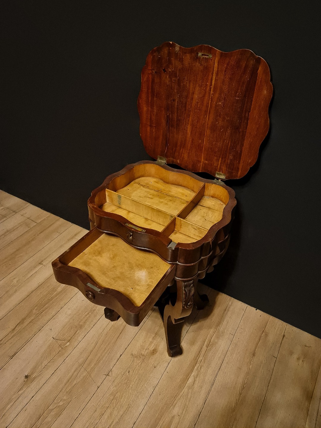 Tavolino Epoca '800 - immagine 6