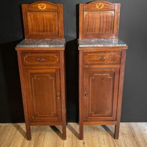 Coppia di Comodini Antichi