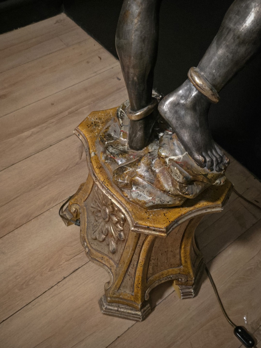 Moro Veneziano con Candelabro - immagine 7