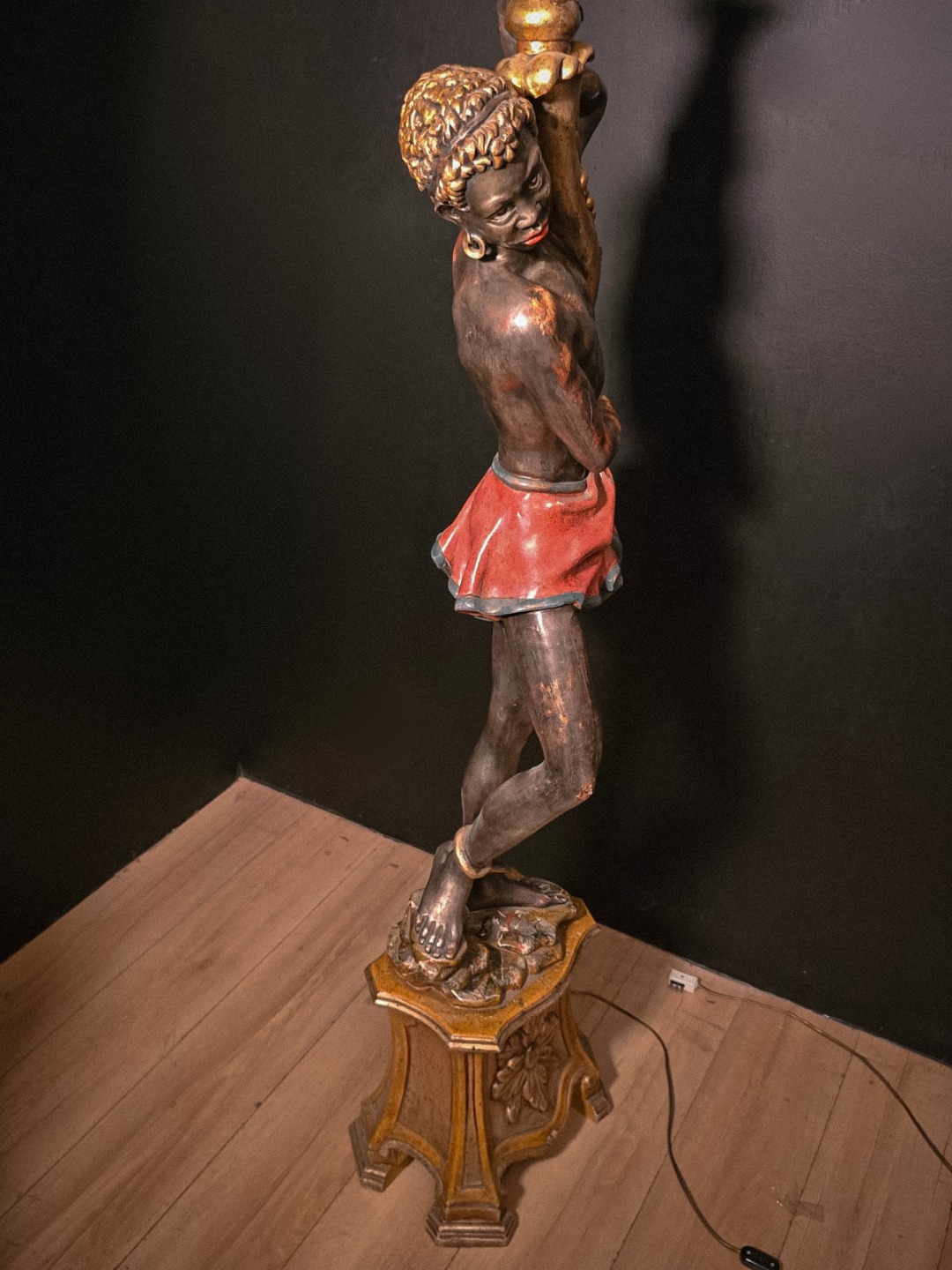 Moro Veneziano con Candelabro - immagine 9