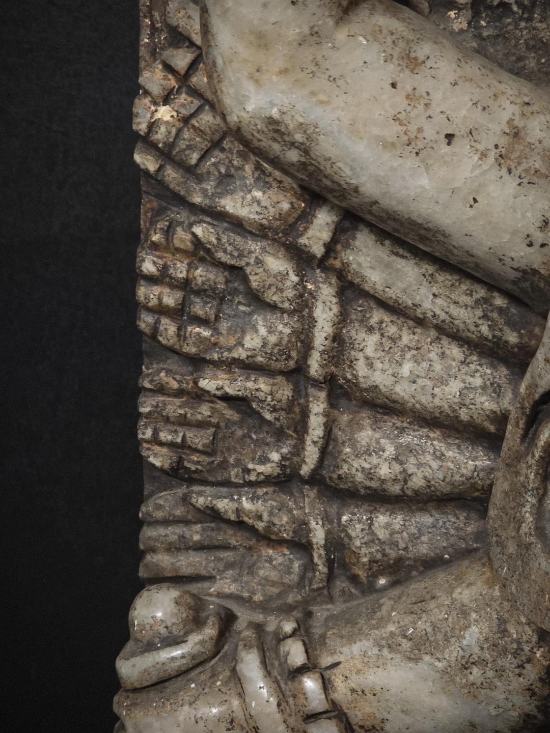Importante Stele Cinese in Marmo Bianco Scolpito - immagine 10